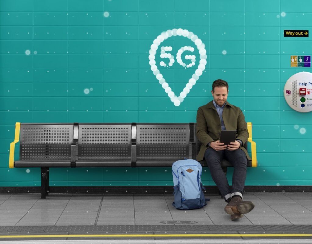 UK Mobile Operator EE Delivers 5G Connectivity to the London Underground for the first time